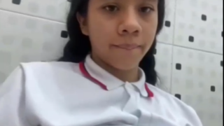 Chibola gordibuena haciendo la paja