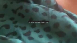 Cholita de 18 años pajeandose