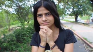 Comiendome a mi hermanastra morenita