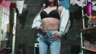 Flaquita putipobre de 19 años