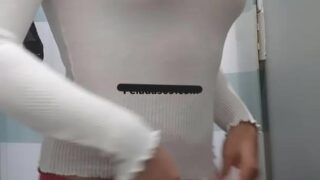 Grabando a una teen en un probador