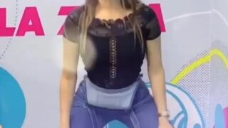 Jossmery Toledo bailando sexy en Tik Tok