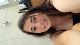 Media hora con una putita pajera