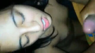 Morrita lamiendo huevos antes de coger pt2