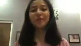 Mostrando las tetas por videollamada