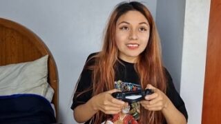 Sexo anal a una putita gamer
