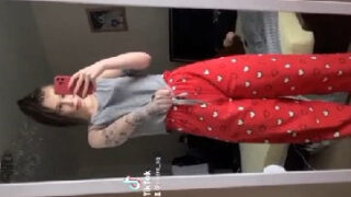 Tiktoks Hot con Stephanybankss, Karolinaagapova, Xohannajoy, Valera_sg & Babycakkes2000