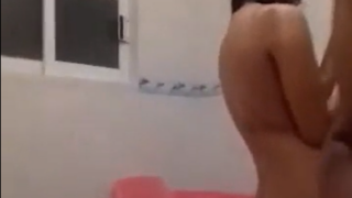 Aprovechemos que no hay nadie en casa