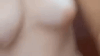 Blanquita de tetas rosadas se mete los dedos