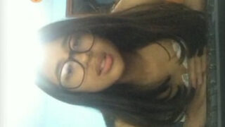 Chibola mostrando la concha en directo