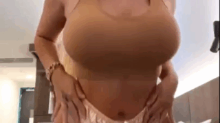 Fatima segovia y su amigo de latex