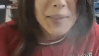 Haciéndole oral a mi esposa tetona