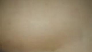 Metiendole pinga mientras duerme