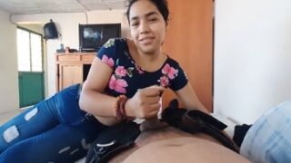 Mexicana morena de 20 añitos chupando rico