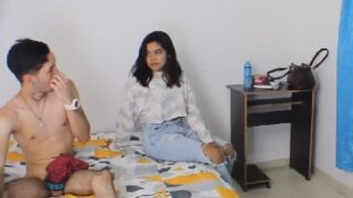 Morena de 20 años cachando rico