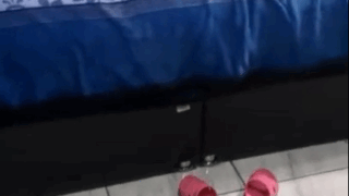 Morrita cogiendo en hilo negro