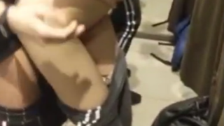 Mucho se demoran en el probador que estarán haciendo