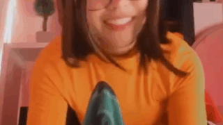 Se parece a vilma de scooby doo