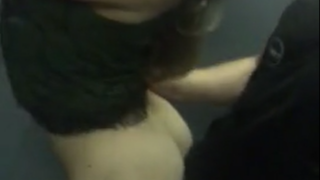 Sexo en el el baño de la discoteca