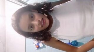 Zambita streamer de Facecast enseña tetas