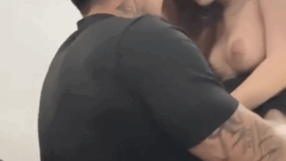 Brasilera cogiendo en las escaleras