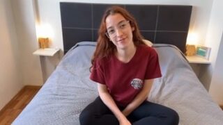 Casting a teen pelirroja de perrito