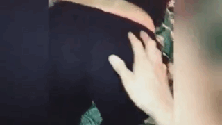 Chibola en cuatro recibiendo pinga