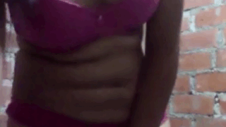 Chibola piraña en tanga roja