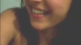 Chica emo tocándose la concha