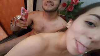 Pareja mexicana cogiendo rico (Fotos & Videos)