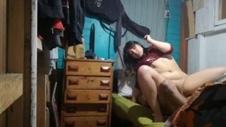 Peruana cachando de perrito en mi cuarto