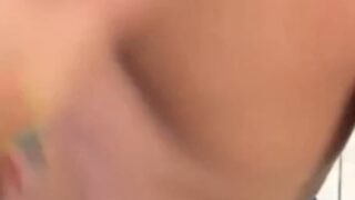 Cachando con chibola de perrito en el piso