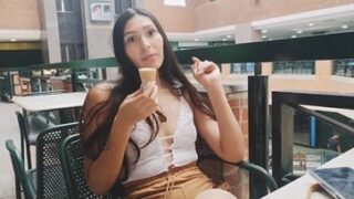 Cogiendo en el centro comercial con una chica de tinder