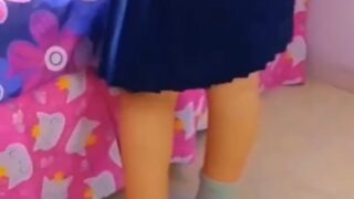 Colegiala llenita en su primer video casero