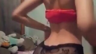 Ecuatoriana en mallas de perrito