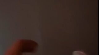 Flaquita pelirroja cogiendo de misionero