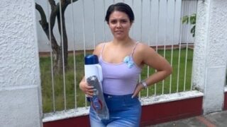 Follando con una vendedora de café culonasa