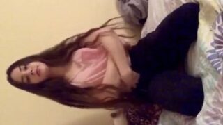 Mi prima de tetas rosaditas