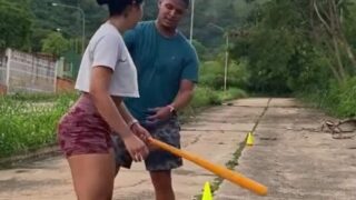Morena potona cachando con su entrenador