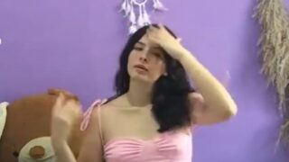 Morrrita virginal se animó a desnudarse