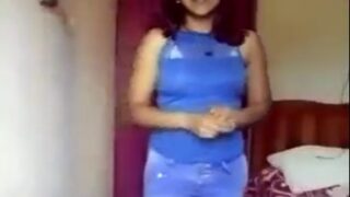 Pelada bien rica en su cuarto