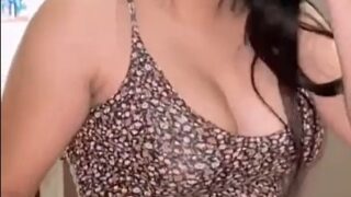 Peruana tetuda se deja llenar la concha