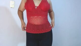 Sabrosa chola tragando leche