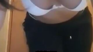 Una chavita tetona que conocí en facebook