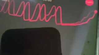 Usando vibrador en el restaurante