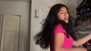 Primas arrechas haciendo pijamada